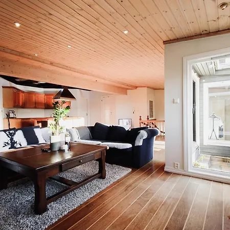 Penthouse - Spacious With Amazing Terrace